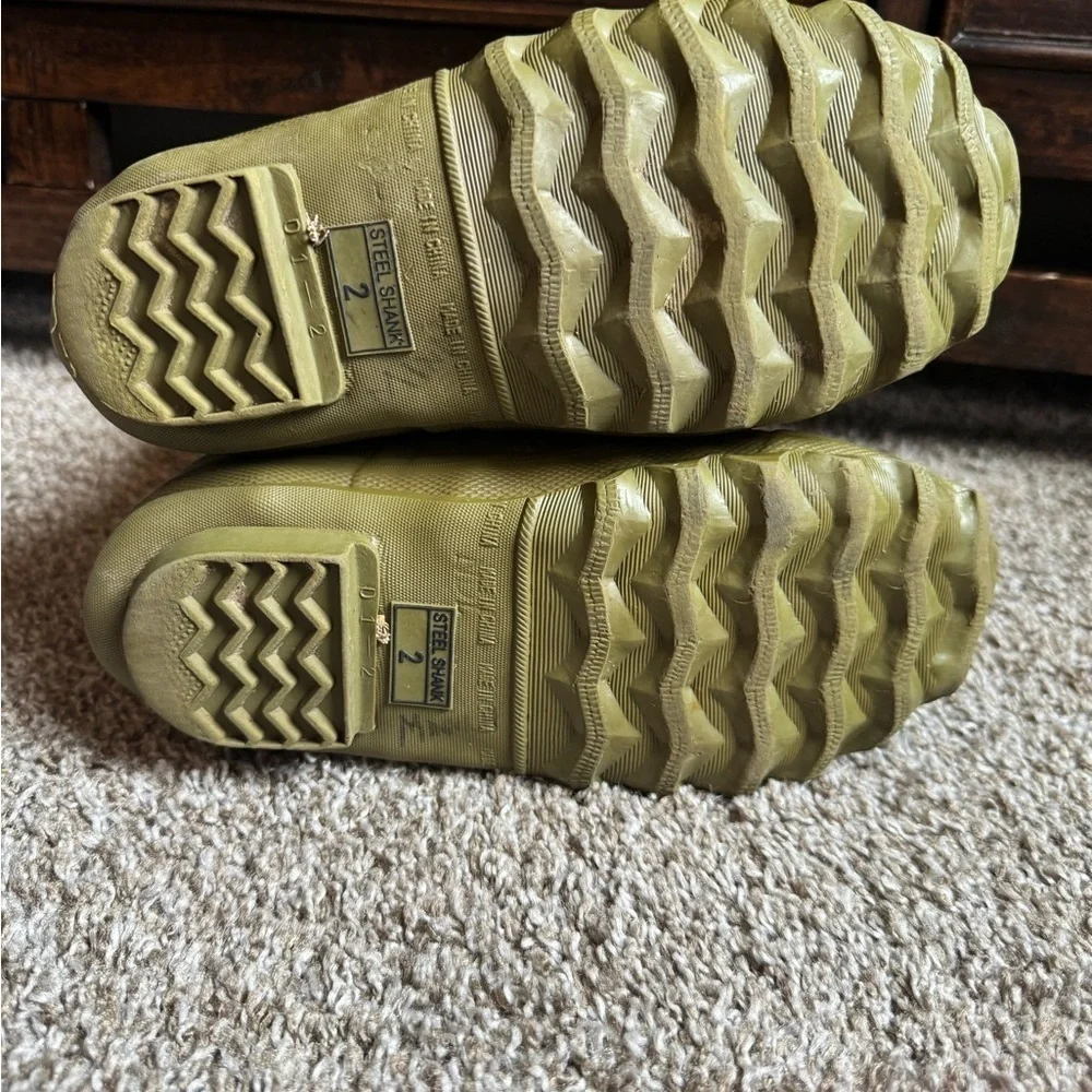 Northerner Junior heavy soled insulated rain boots steel shank farm boots